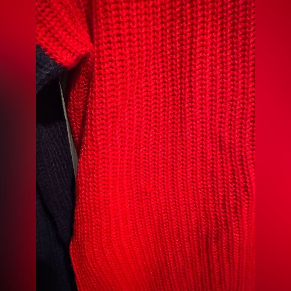 Splendid Sweater - Picture 4 of 4